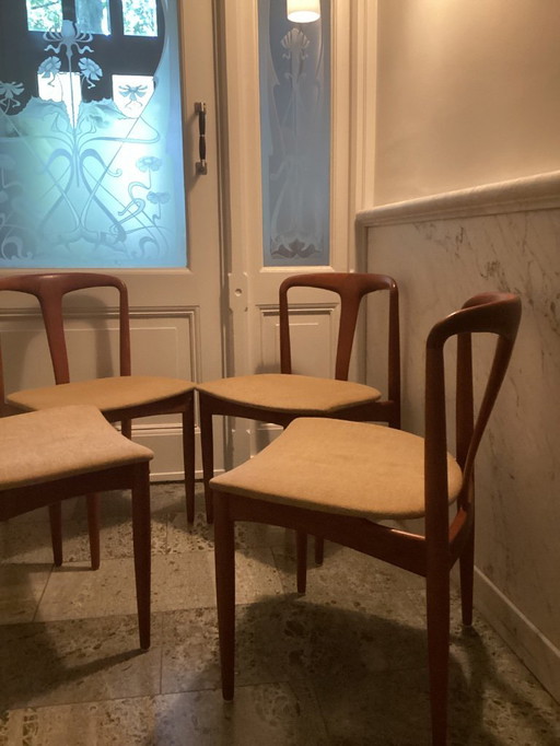 4 chairs "Juliane" Johannes Andersen