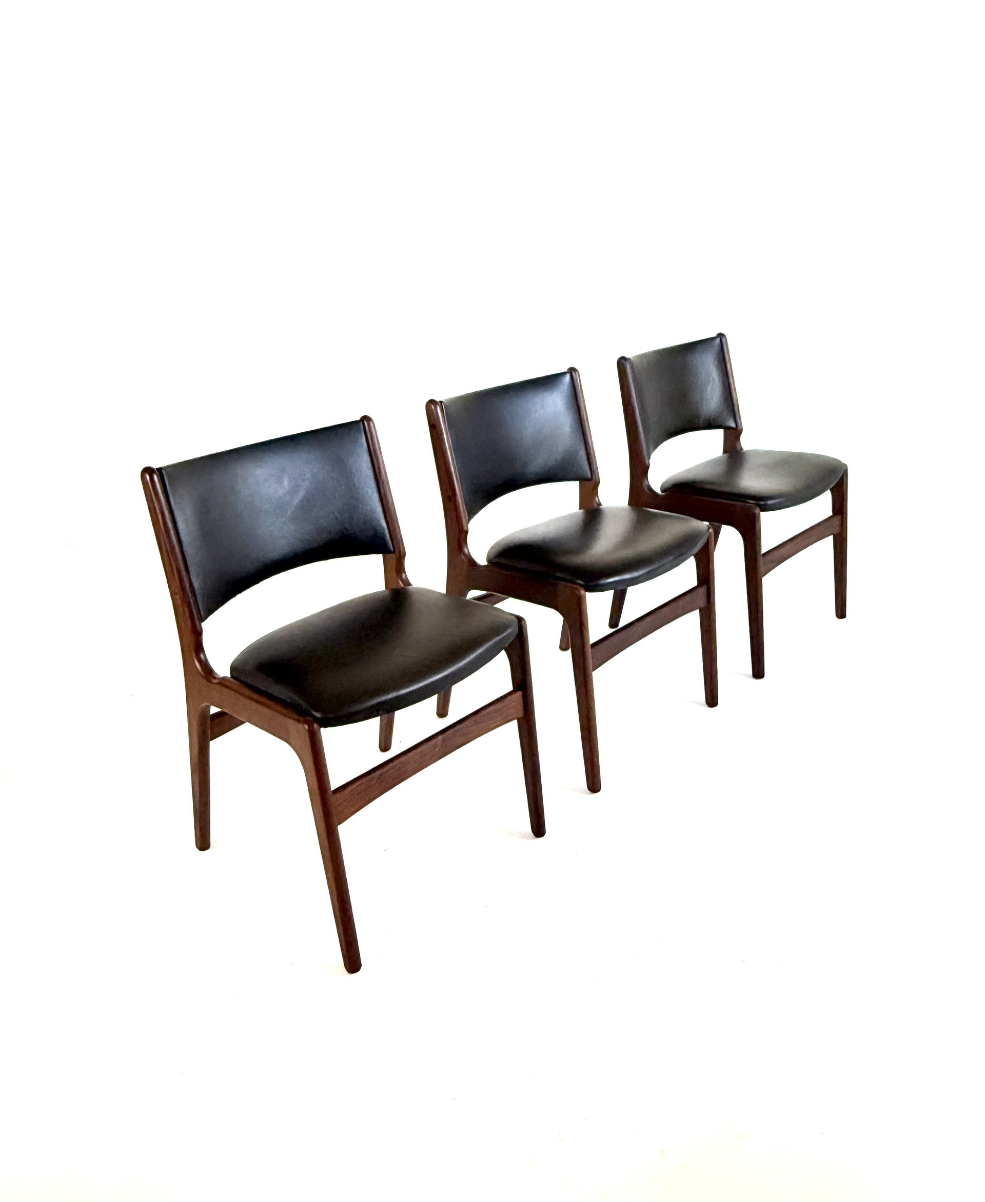 3x vintage dining chair model 89, Erik Buch '60 | €850 | Whoppah