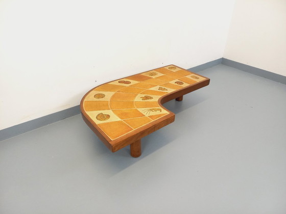 Image 1 of Barrois comma-shaped coffee table with vintage shell motifs in wood and Vallauris ceramic from the 1960s and 70s