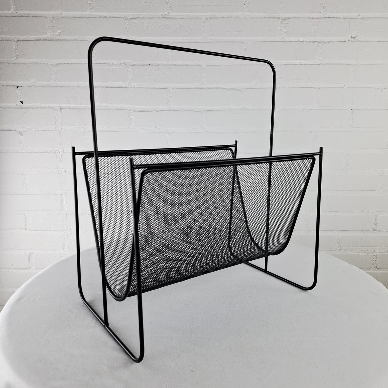 Snf Magazine Rack Vintage magazine rack | €20 | Whoppah