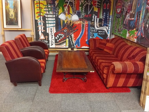 Schönes Retro-Sofa und 2 Stühle