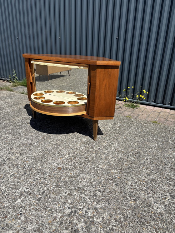 Image 1 of Vintage barkastje hoekkastje