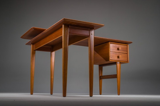 Escritorio de teca en forma de L Mid-Century Modern, años 70 – Wood (photo 11 of 18)