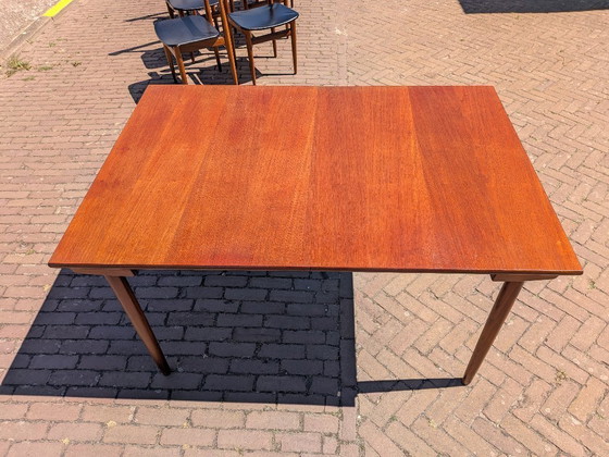 Image 1 of Zeldzame Deens Design 'Longette' Eetkamersuite van Hans Olsen voor Frem Røjle – 6 Nestbare Stoelen