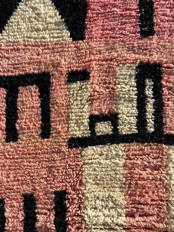 Image 1 of Pink Moroccan Boujad Rug 200x310 cm Wool Carpet – Rug for Modern Interiors