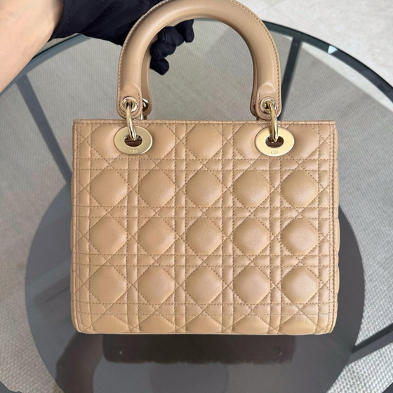 Image 1 of DIOR LADY MEDIUM - PELLE DI AGNELLO CANNAGE BEIGE MARRONE CINTURINO CON FINITURE ORO