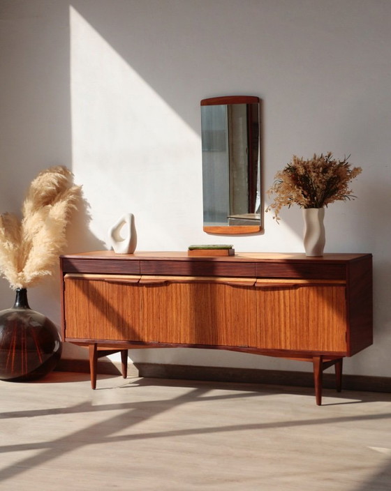 Image 1 of Scandinavisch teakhouten dressoir van Elliots of Newbury