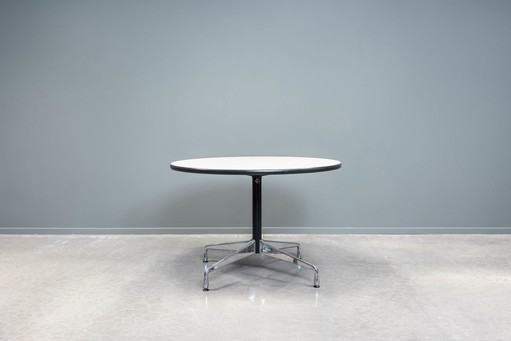 Tavolo rotondo segmentato Eames