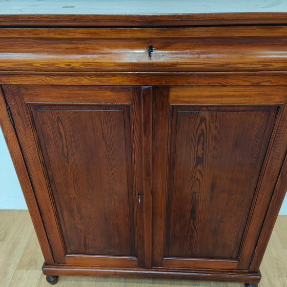 Image 1 of Antiker Biedermeier-Kleiderschrank, Wandschrank, Mädchenschrank, Kommode