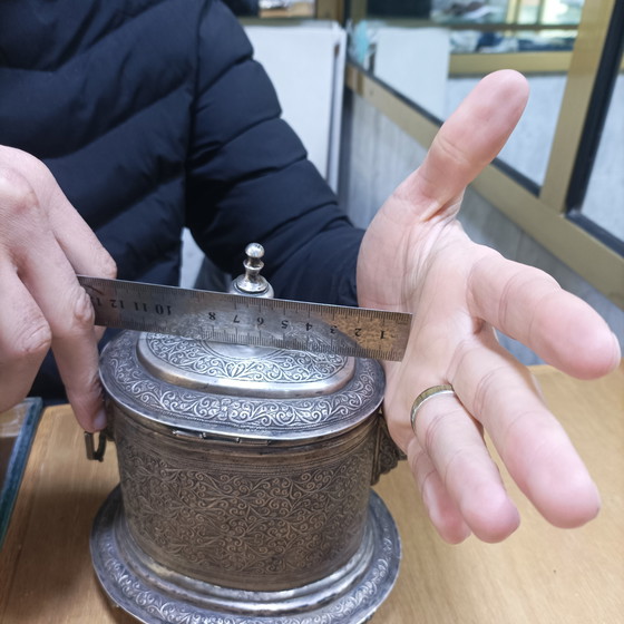 Image 1 of Zeldzaam, met de hand gebeiteld Marokkaans zilveren meesterwerk uit de 19e eeuw (650 g)