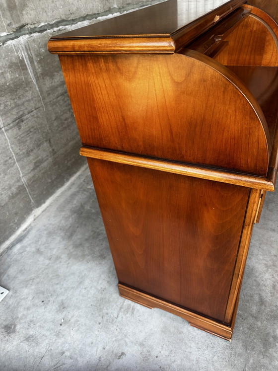 Roltafel van kersenhout – Klein opbergbureau, tweede helft van de 20e eeuw – Fabrication artisanale, Wood (photo 13 of 14)