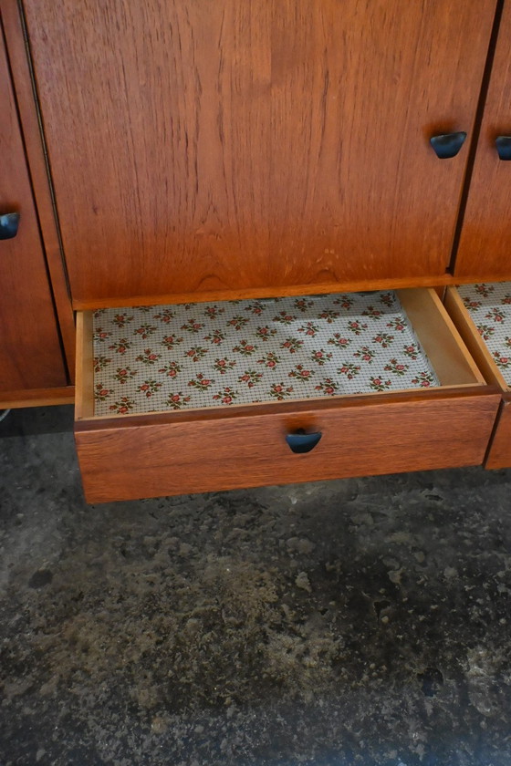 Image 1 of Beautiful large Mid-Century teak wood sideboard