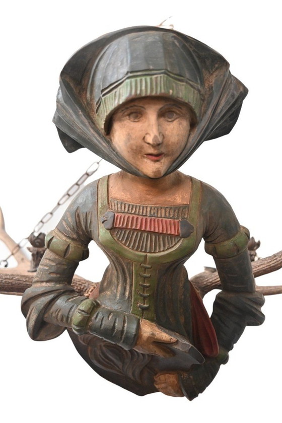 Image 1 of Candelabros de madera que representan a una dama noble medieval