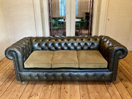 Image 1 of 3 persoons Chesterfield