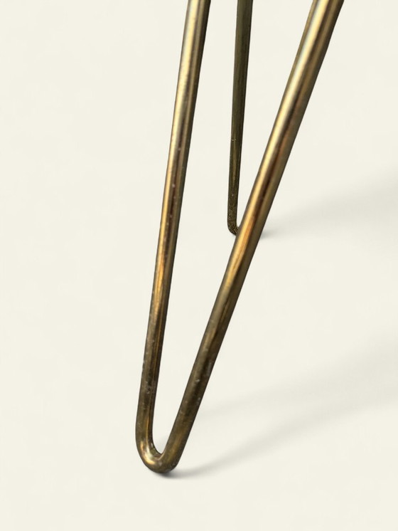 Image 1 of Rarität! 60s Dreibein-Hocker mit Messingbeinen & Gelbem Kunstfell, Retro-Pop Style – Mid-Century Sitzhocker