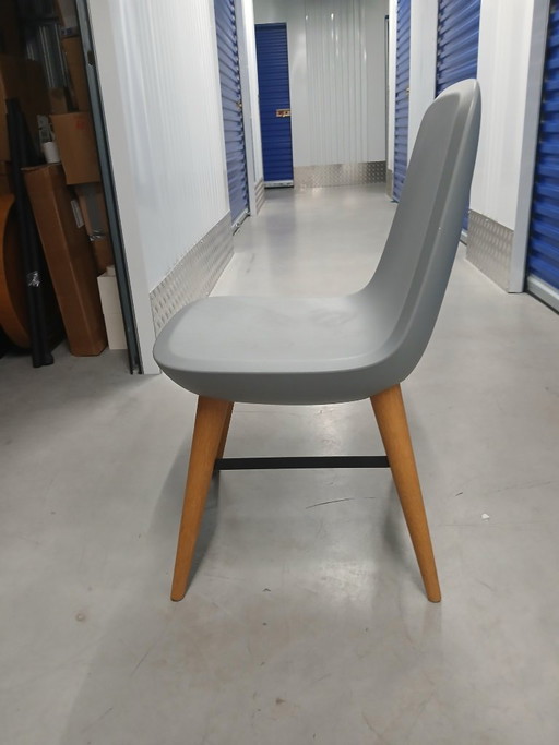 Sedia Pebble originale del marchio di design olandese De Vorm, progettata da Benjamin Hubert. (photo 2 of 5)