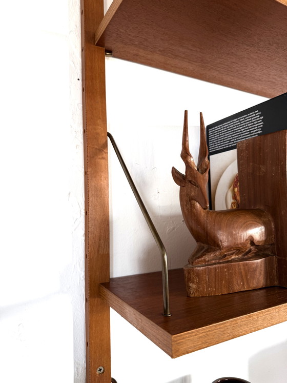 Sistema di pareti in teak danese vintage anni '60 – Armadi a muro, Wood, Brass (photo 8 of 12)