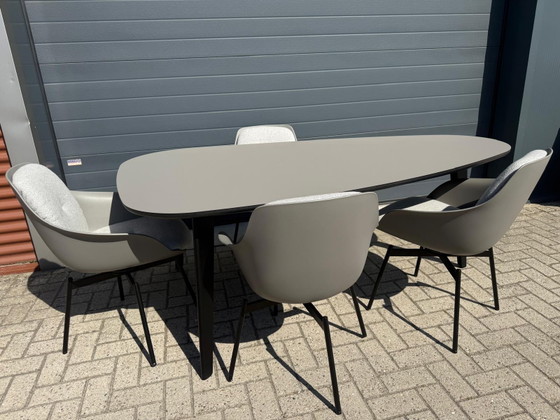 Image 1 of Rolf Benz - 600 chaises de salle à manger (pivotantes) lot de 4