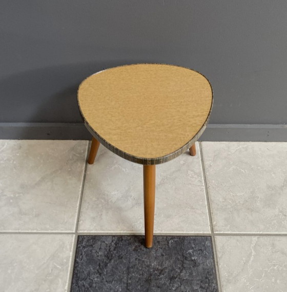 Bruin Driehoekig Plantentafeltje jaren 60 – Wood, lamine (photo 4 of 8)