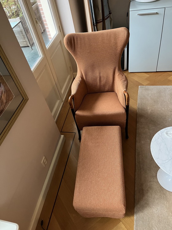 Image 1 of Set van 2 Giorgetti wingback fauteuils, plus een (voeten-) bankje