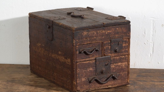 Cassettiera giapponese antica piccola con cassetti – Giappone, circa 1900 – Cassettiere (photo 3 of 40)
