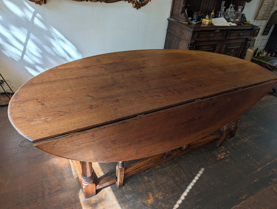Image 1 of Beautiful large drop-leaf table