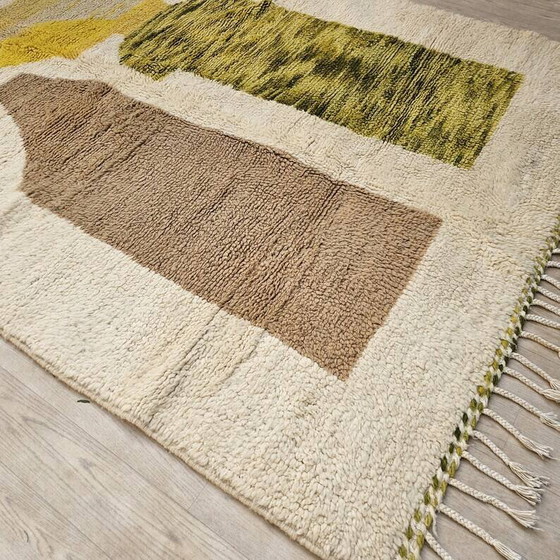 Tapis berbère marocain 250cm x 150cm – Laine (photo 5 of 11)