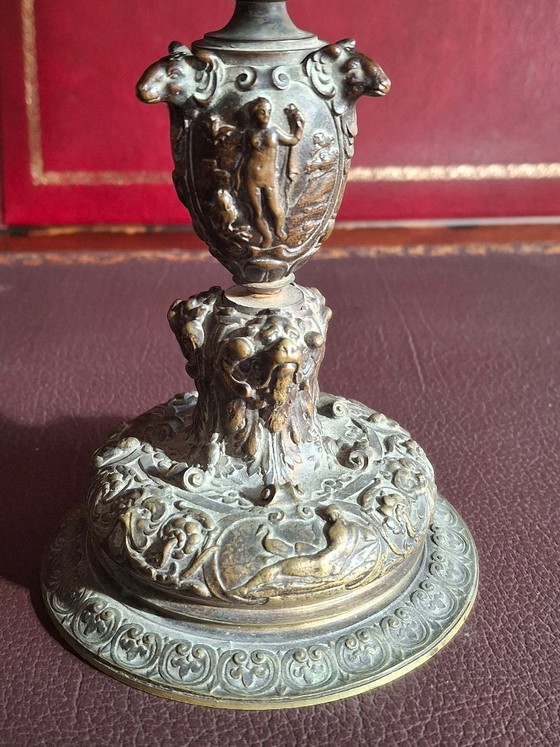 Image 1 of Paar Bronzebecher des Zweiten Kaiserreichs im antiken Stil: Der Triumph der Tugend und Neptun und Amphitrite