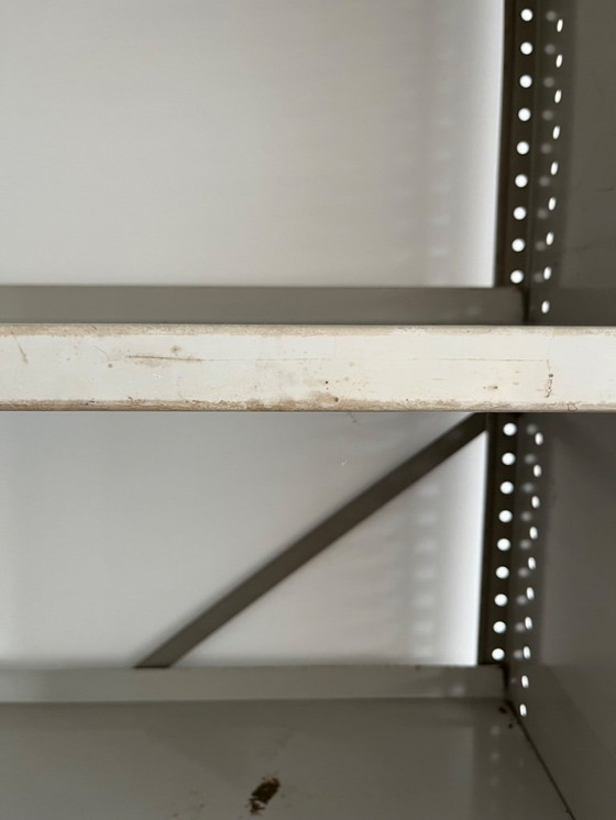 Image 1 of Twee stalen stellingkasten