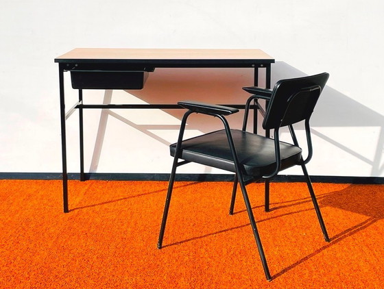 Image 1 of Piccola scrivania Junior Meurop [Vintage anni '60] Scrivania Guariche