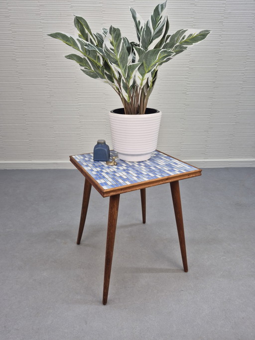Vintage Pflanzentisch/Beistelltisch, blau-weißes Mosaik. – plantentafel, Stone, Wood (photo 2 of 11)