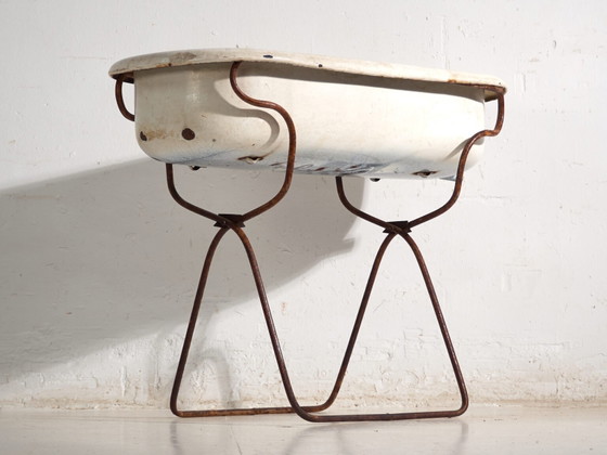 Antique bathtub in enamelled iron – Central Europe, circa 1950 #1 – Decorative Objects, Industrieel (photo 14 of 40)