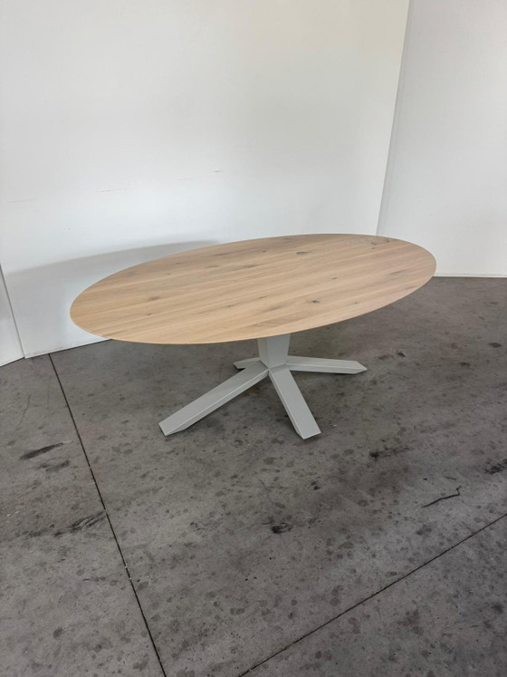New Bert Plantagie Oak Oval Dining Table 180x105x69cm – Wood (photo 3 of 7)