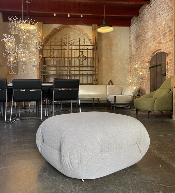 Image 1 of Leolux Pode Unda poef large