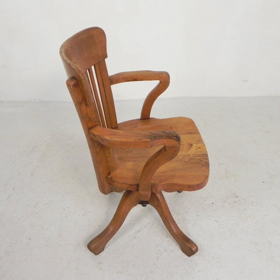 Silla de oficina de roble con sistema de muelles ajustable y regulación de altura, década de 1950. (photo 14 of 35)