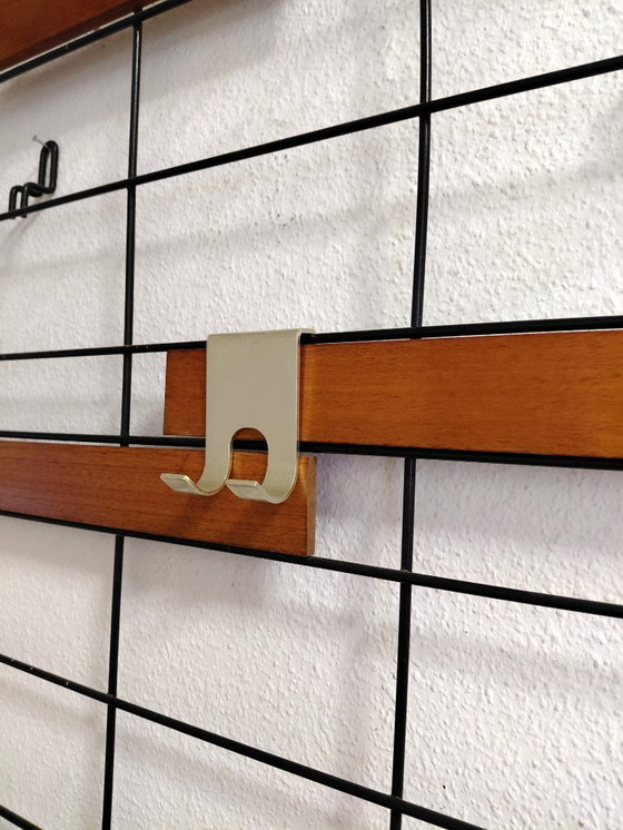 Image 1 of Sixties Wandgarderobe mit Kleiderhaken