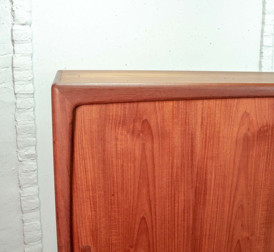 Image 1 of Großes HP Hansen skandinavisches Design Highboard/Sideboard aus massivem Teakholz. Dänemark, 1960er Jahre.