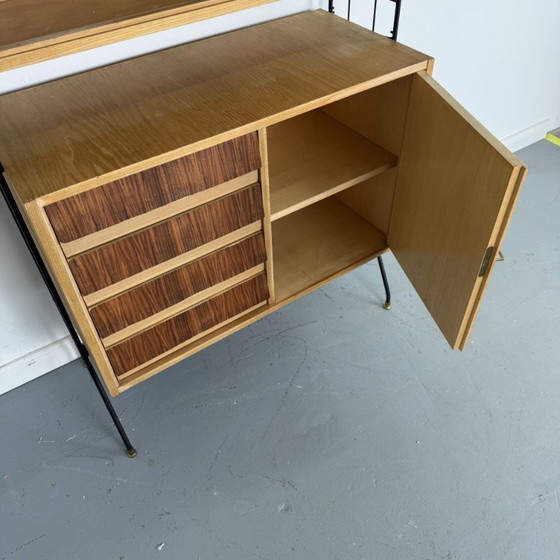 Image 1 of Elegante scaffale di metà secolo con vetrinetta e cassettiera in look stringato