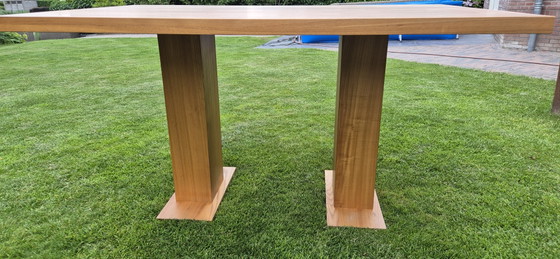 Image 1 of Table en bois d'orme fabriquée à la main