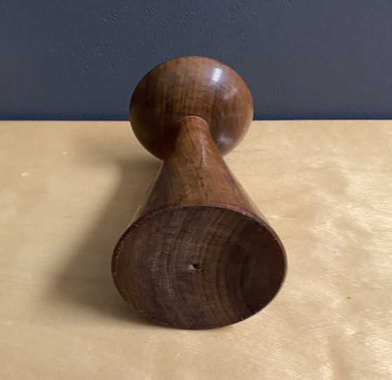 Image 1 of Kandelaar van teakhout en messing, jaren 70.