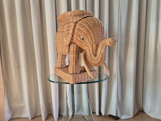 Image 1 of elefante vintage in vimini marrone