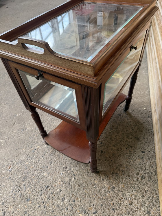 Image 1 of Vintage theekastje met geslepen glas