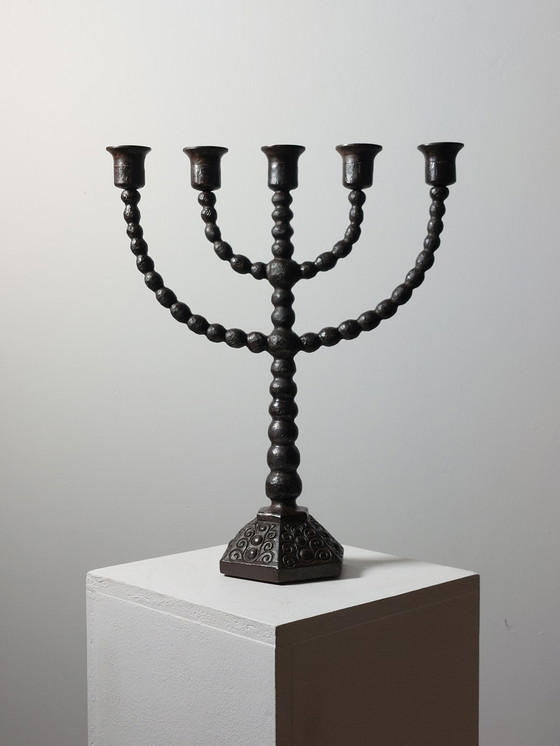 Image 1 of Candeliere menorah in metallo forgiato a cinque braccia