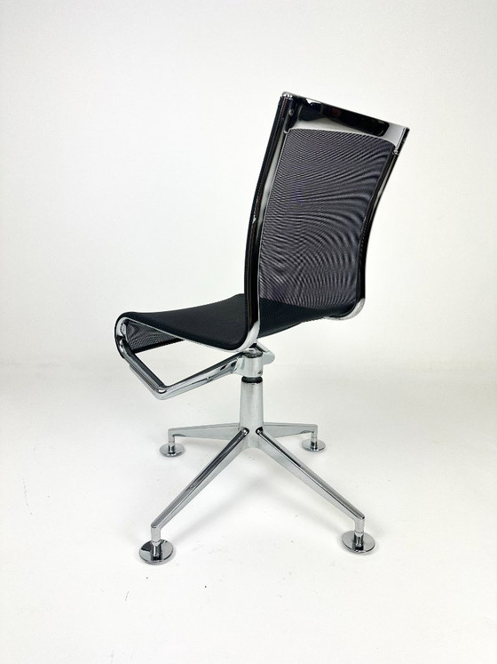 Design bureaustoel Alias Meetingframe, Draaistoelen, Aluminium, Zwart (foto 6 van 12)