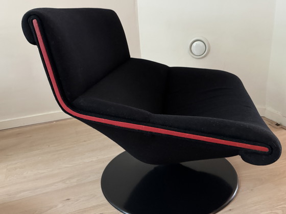Image 1 of Artifort F520