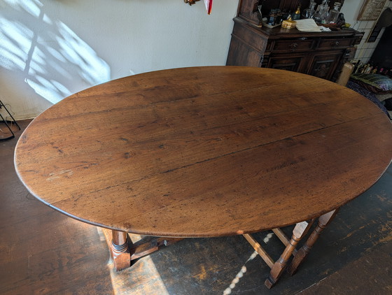 Image 1 of Beautiful large drop-leaf table