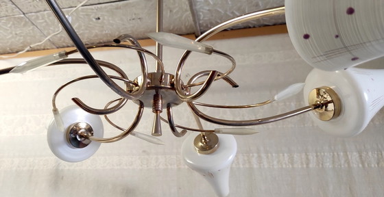 Image 1 of Lampadario modernista a 6 luci in ottone e vetro opalino - anni '40/'50