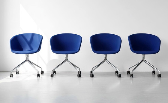 Image 1 of 4x HAY AAC 25 design chairs, very nice