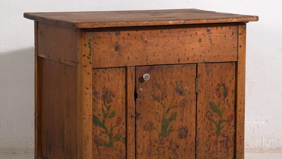 Antique kitchen cabinet with floral details (c.1920) #7 – Storage cabinet, Rustic (photo 3 of 40)