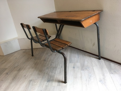 Banc d'école vintage